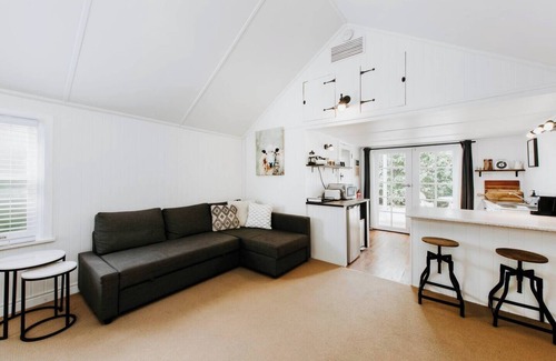 Central Mudgee Cottage | The Annex A Cosy Couples Retreat in Heart of Town