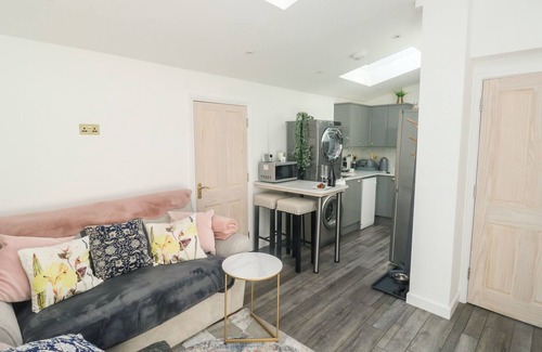 Starcross Cottage | THE ANNEX, romantic in Starcross, Devon