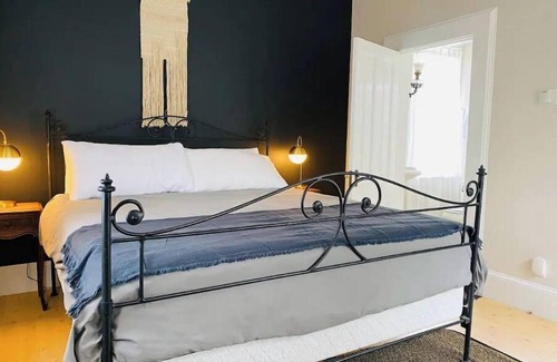 Fort Bragg Hotel | The Annex Room at the Historic Weller House!