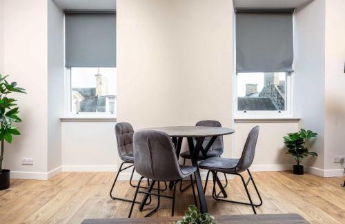 Irvine Apartment | The Annick Suite No2 - Donnini Apartments