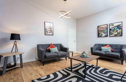 Irvine Apartment | The Annick Suite No2 - Donnini Apartments