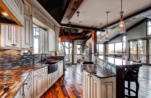 Breckenridge House | The Apex of Ski-In Ski-out Estates. Walk to Restaurants, Theater, Hot Tub, Game Tables!