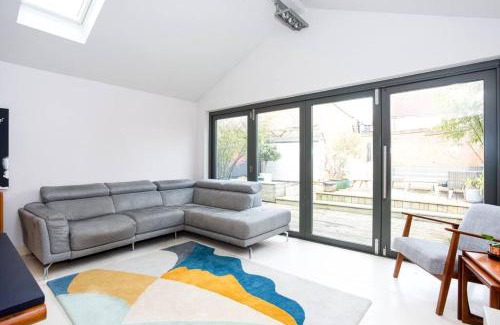 South Woodham Ferrers House | The Art House by Sorted Stay