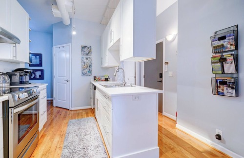 Wilmington Historic District Apartment | The Art Loft - A Luxurious 2-BdRm in the Heart of Historic Downtown Wilmington