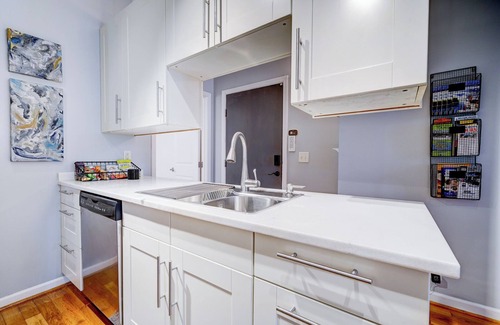 Wilmington Historic District Apartment | The Art Loft - A Luxurious 2-BdRm in the Heart of Historic Downtown Wilmington
