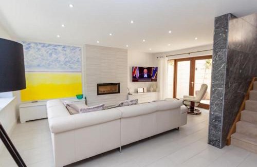 Waterhead House | The Arthouse