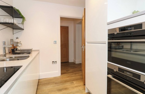 Newland Near Ulverston Cottage | The Arthur Suite Stone Cross Mansion