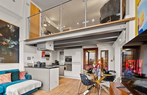 Nottingham City Centre Apartment | The Artists Duplex of Central Nottingham