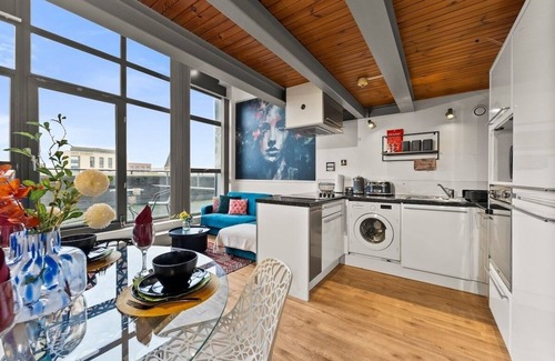 Nottingham City Centre Apartment | The Artists Duplex of Central Nottingham