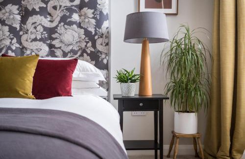Kendal Apartment | The Artists Loft - Luxury Lake District Apartment with Private Parking