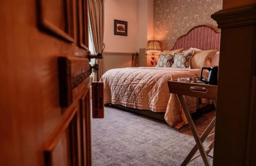 Ashford-in-the-Water Hotel | The Ashford Arms