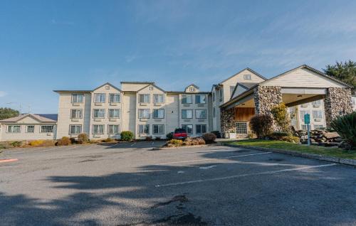 Lincoln City Hotel | The Ashley Inn & Suites