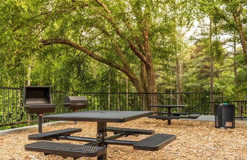 Sandy Springs House | The ATL Hideaway