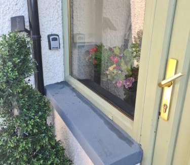 Newry Apartment | The Aul Shop & Public House -entire private annexe