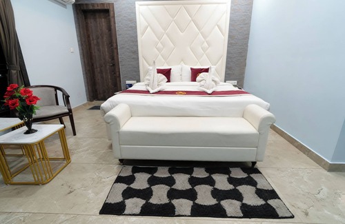 Siliguri Hotel | THE AUTOGRAPH INN