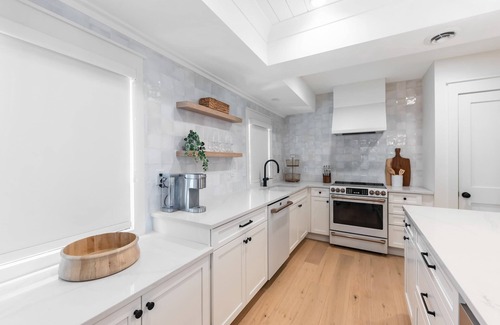 Cannonborough Elliotborough Apartment | The Azalea-Brand New! | 1.5 Blocks to King St.