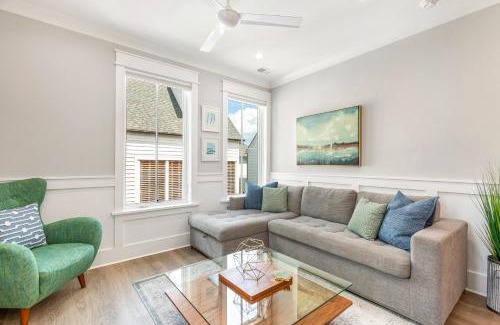 Cannonborough Elliotborough Apartment | The Azalea Suite at 124 Spring