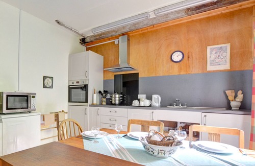 Llanwrtyd Wells House | The Bakery - One Bedroom House, Sleeps 3