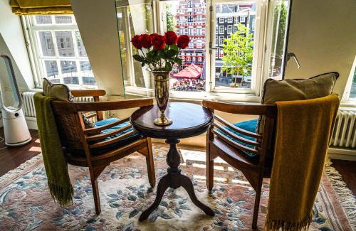 Canal Ring Bed & Breakfast | The Balcony at Prinsen Canal apartment Amsterdam
