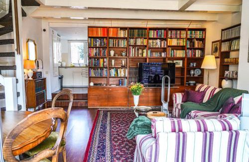 Canal Ring Bed & Breakfast | The Balcony at Prinsen Canal apartment Amsterdam