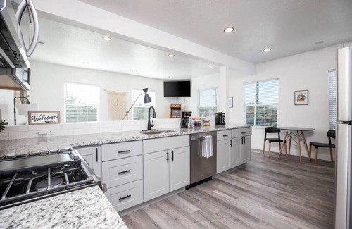 Central City Apartment | The Barber Loft-Close to Downtown, 35 Mins to Ski!