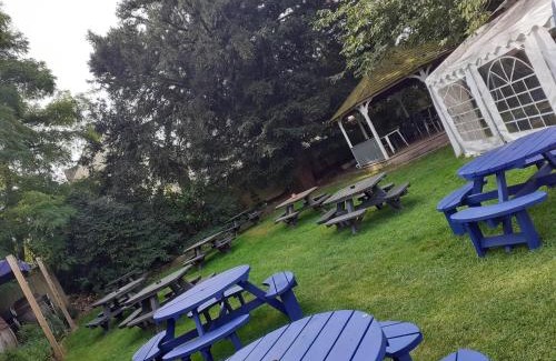 Bradford-on-Avon Hotel | The Barge Inn