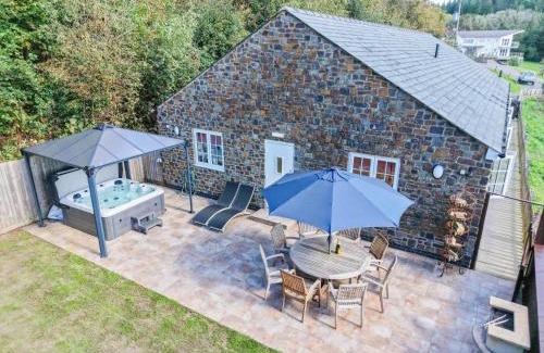 Nantgarw House | The Barn - 4 Bedroom - Tyn-Y-Coed Farm - Cardiff