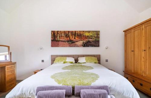 Monksilver House | The Barn at Burfords with wood fired hot tub