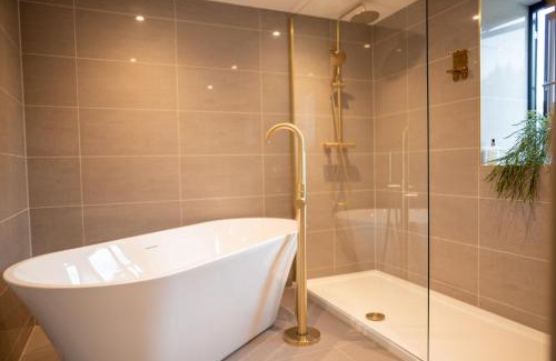 Abbess Roding Bed & Breakfast | The Barn at Chart Hills
