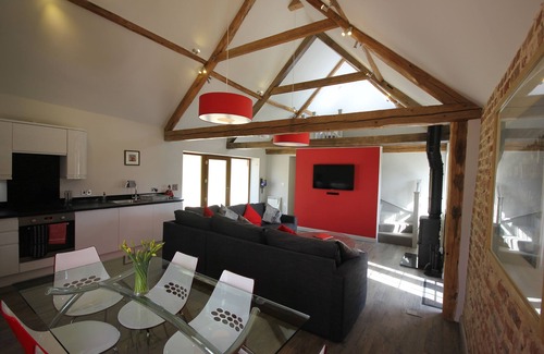 Aldingbourne House | The Barn At Flintstone Cottages Near Chichester Goodwood Sleeps 4/6