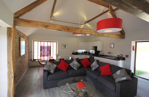 Aldingbourne House | The Barn At Flintstone Cottages Near Chichester Goodwood Sleeps 4/6