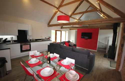 Aldingbourne House | The Barn At Flintstone Cottages Near Chichester Goodwood Sleeps 4/6