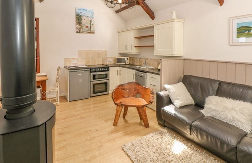 Narberth Cottage | THE BARN AT WAUNLIPPA, pet friendly, with hot tub in Narberth