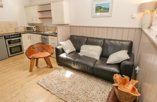 Narberth Cottage | THE BARN AT WAUNLIPPA, pet friendly, with hot tub in Narberth