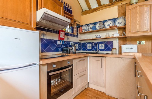 Dittisham Cottage | THE BARN, pet friendly, character holiday cottage in Dittisham