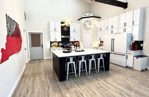 Bardstown House | The Barndo at MF Hot tub - Bar - Game Area - 360 View
