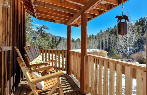 Lake George Cabin | The Basecamp Cabin at Bison Peak Lodge, a Rocky Mountain Wilderness Lodge