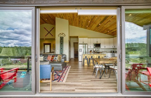 Twin Creek Village House | The Basecamp- Stunning 5BR Home with Hot Tub, Game Room, AC, Heated Driveway, and Valley Views!
