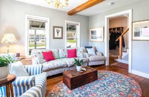 Boothbay Harbor House | THE BAY HOUSE | BOOTHBAY HARBOR | PET FRIENDLY | WALK TO TOWN