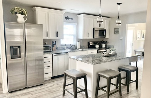 Villas House | The Bay Shore Getaway 300 FEET TO BEACH & SECLUDED BEACH With New KAYAKS!