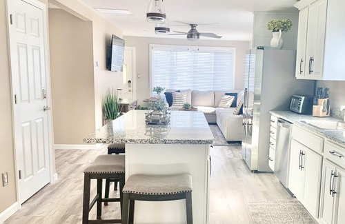 Villas House | The Bay Shore Getaway 300 FEET TO BEACH & SECLUDED BEACH With New KAYAKS!