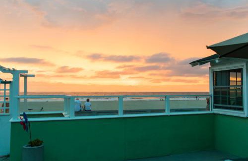 Pacific Beach Hotel | The Beach Cottages