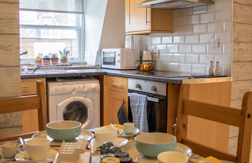 Eastbourne City Centre Apartment | The Beach House, Driftwood, bespoke apartment with private parking