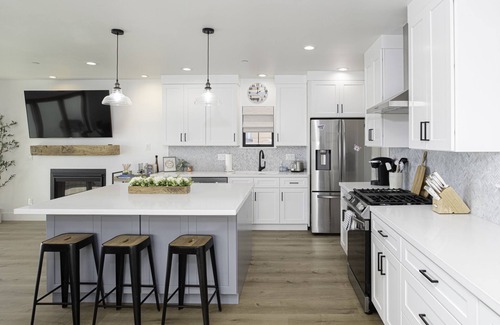 Oceano House | The Beach is at the end of your block!