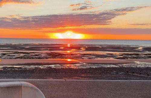 Thornton-Cleveleys House | The Beachcomber - seafront, free parking, free wifi