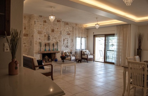 Lygaria Apartment | The Beachfront apartment is part of the Villa Omega complex at Lygaria Beach. En