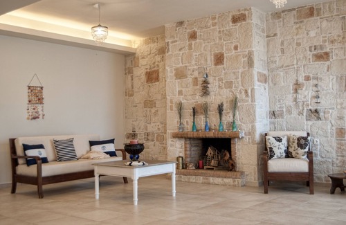 Lygaria Apartment | The Beachfront apartment is part of the Villa Omega complex at Lygaria Beach. En