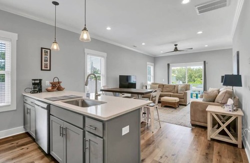 North Carolina Coast Villa | The Beacon Summary: J