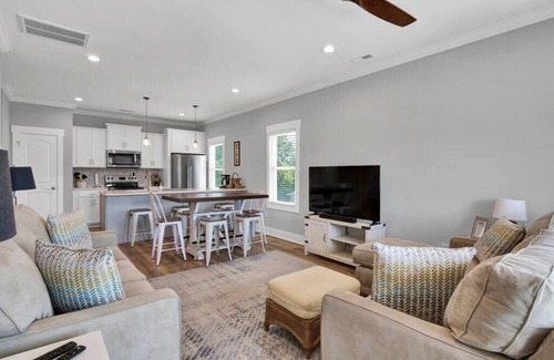 North Carolina Coast Villa | The Beacon Summary: J