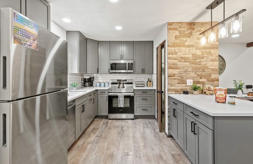 Village at Camelback House | The Bear's Den by AvantStay | Prime Location, Renovated w/Movie & Game Room
